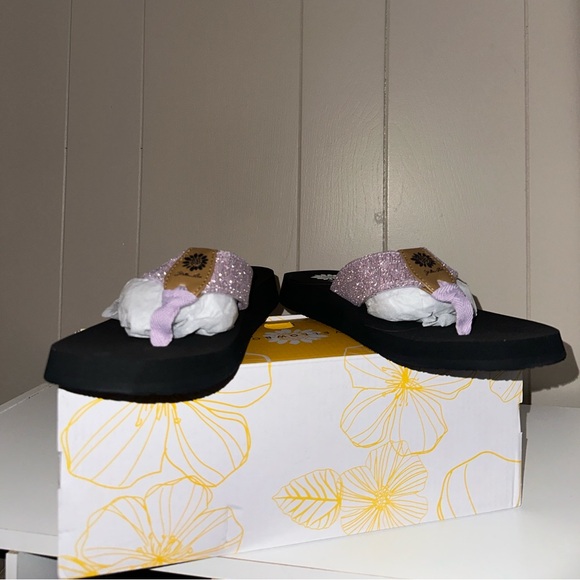 Yellow Box Lilac Glitter Sandals - Picture 2 of 2